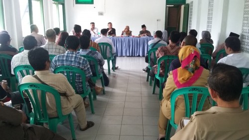 MUSYAWARAH WARGA DENGAN YAYASAN TALITA CUMI CITRA INDAH DI KANTOR DESA SUKAMAJU