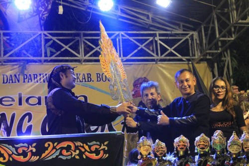 PAGELARAN WAYANG GOLEK 